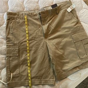 Mens Izod flat front cargo shorts